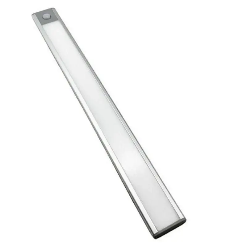 Promotion Saisonnière Réglette LED Rechargeable USB 40cm IP40 avec Détecteur de mouvement