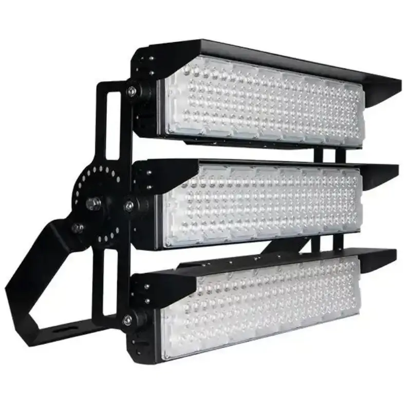 Projecteur LED Puissant Industriel 750W 170lm/W IP66 Noir Orientable Solde