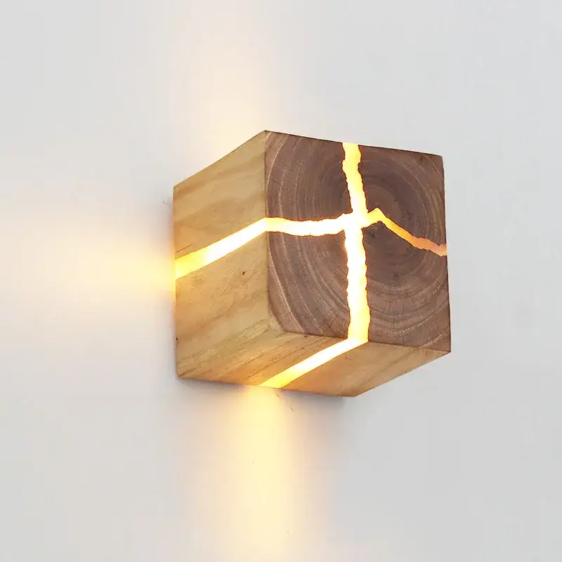 Offre Exclusive Handmade solid wood and resin led wall light