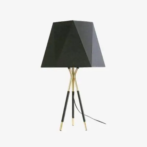Jusqu'à Épuisement Des Stocks Designer led table lamp with metal base and triangular loft-style s...