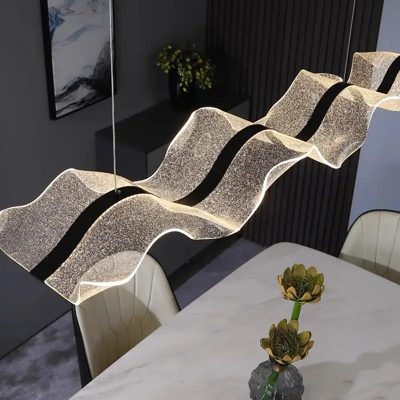 Modern design led pendant light, ideal for interior decoration Expédié Aujourd'hui