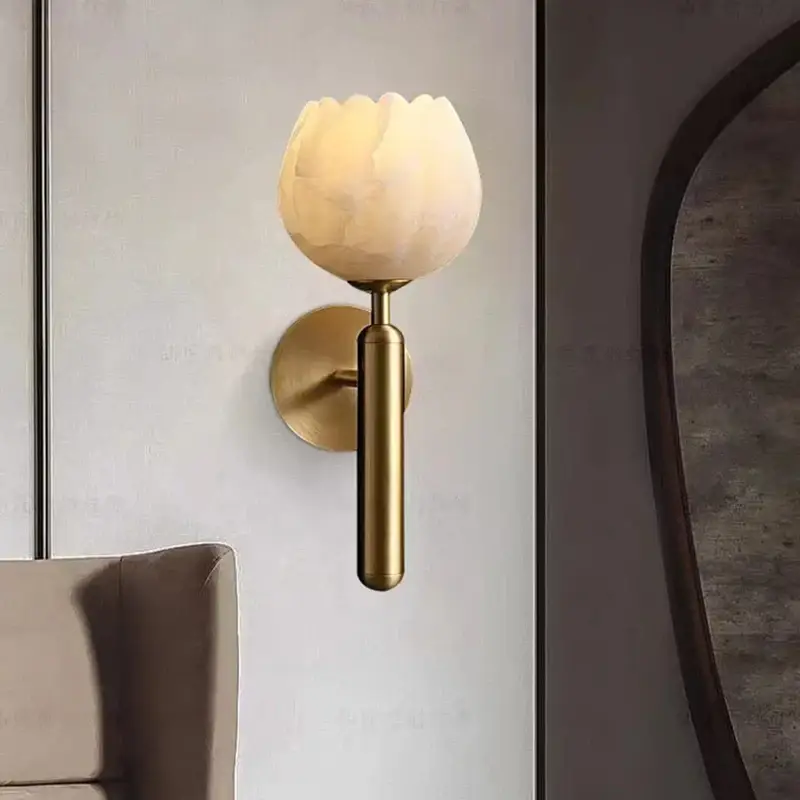 Nouveauté Art deco natural marble flower wall lamp with brass finish