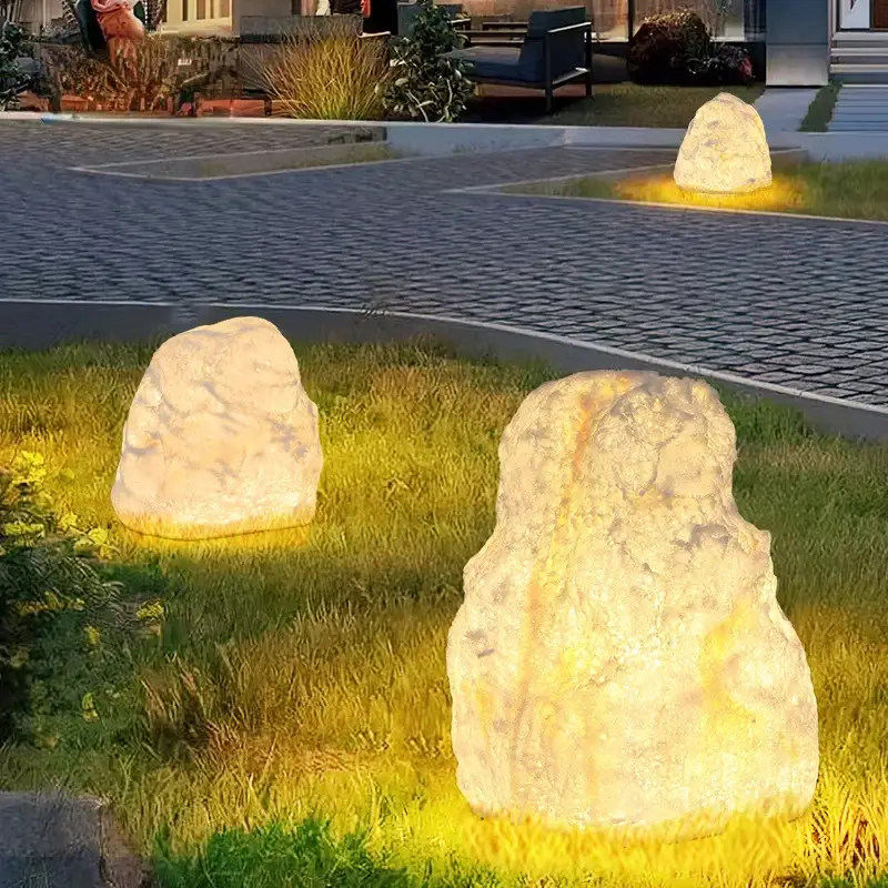 Decorative waterproof resin rockery outdoor post light Prix Choc