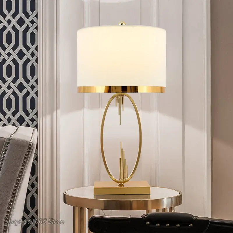 Modern metal pipe shaped desk lamp Commander Maintenant