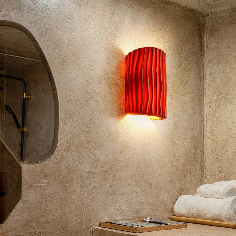 Resin wall light for artistic decor with direct delivery Bon Plan