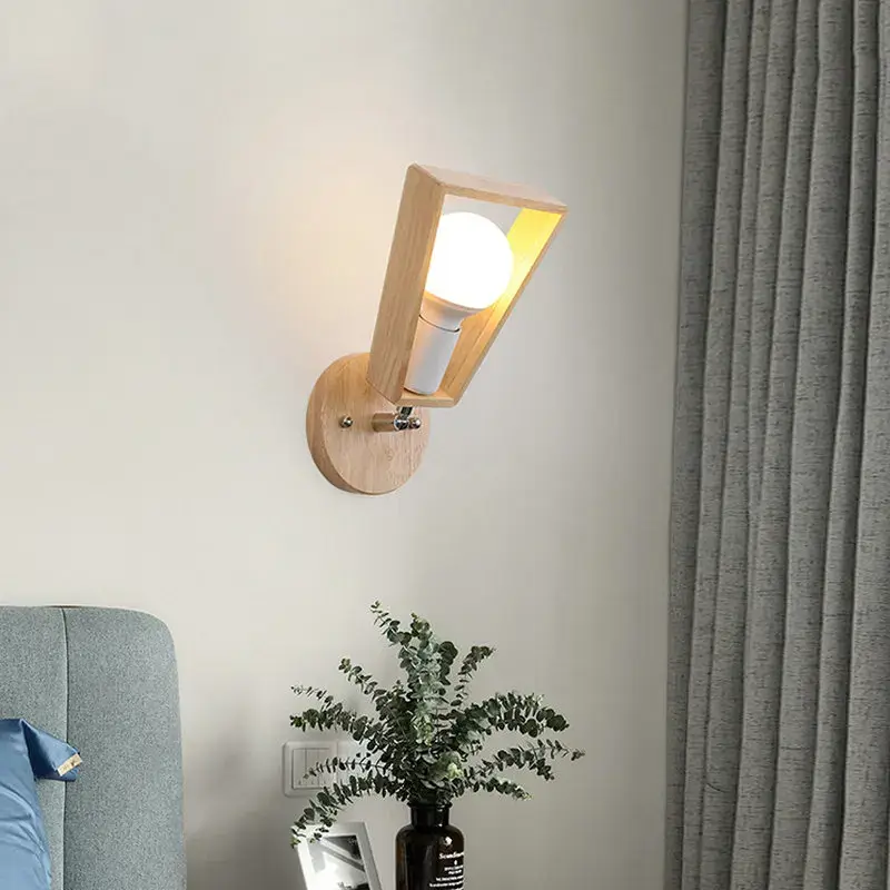 Nordic wood wall light with adjustable bracket Certifié