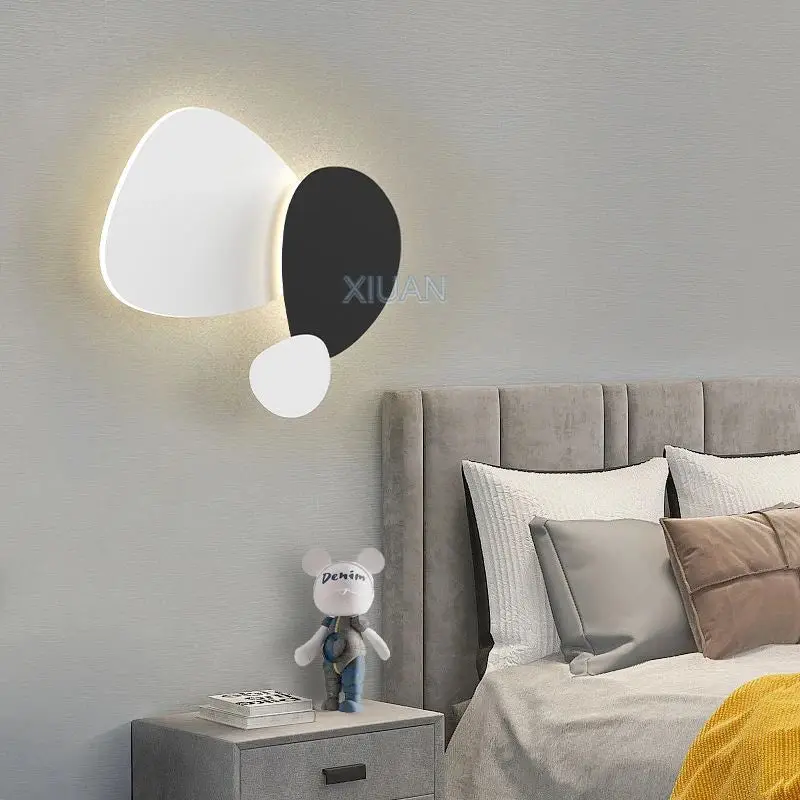 Modern bedside lamp with geometric shapes Affaire À Saisir