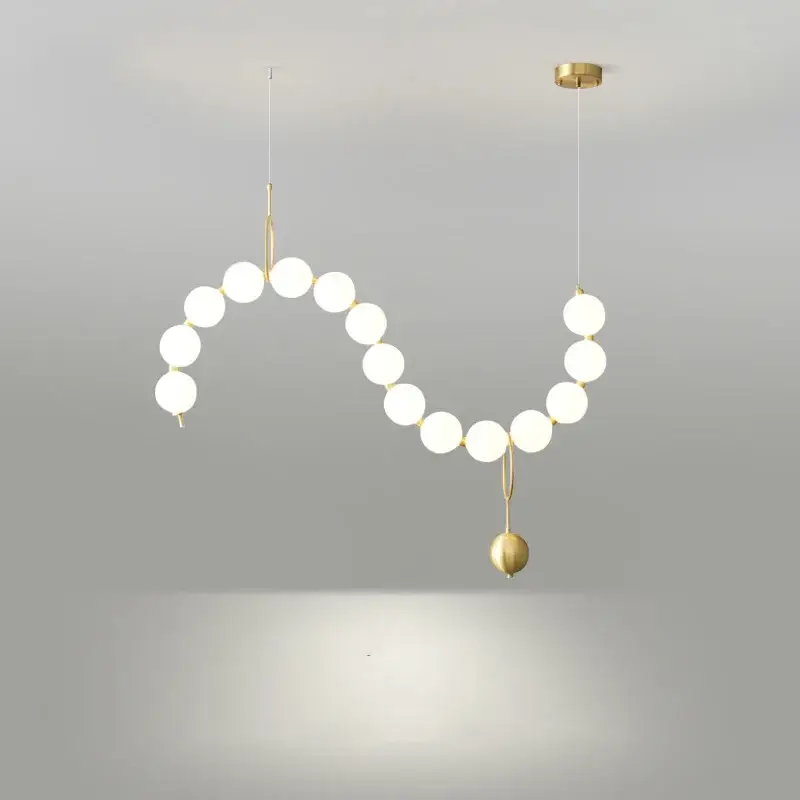 White acrylic chandelier with pearls Certifié
