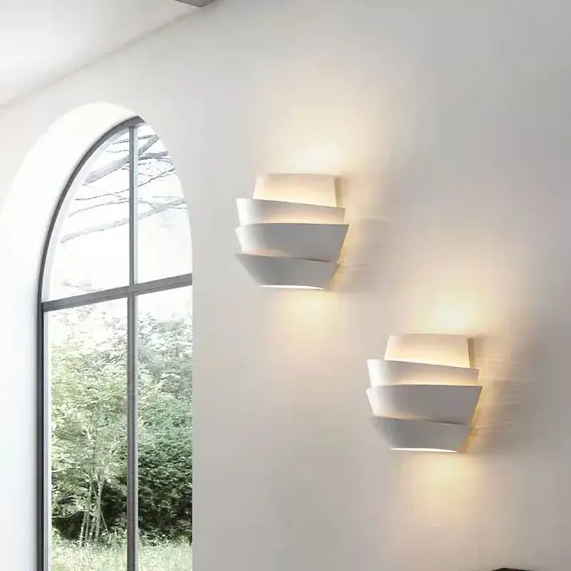 Seulement Aujourd'hui Metal wall light for artistic ambience decor