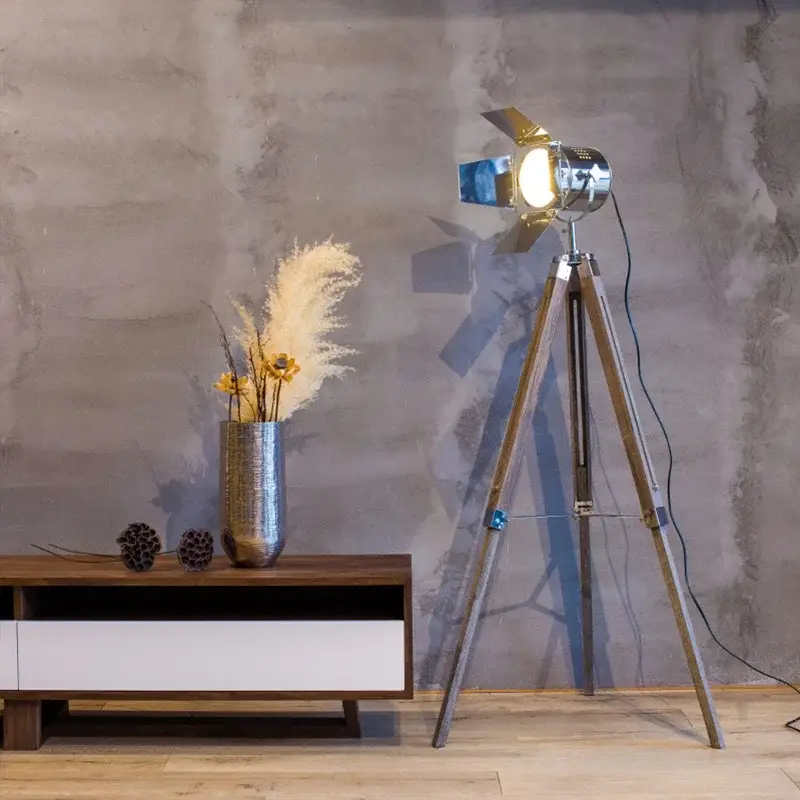 Retour Gratuit Industrial wood floor lamp with vintage hinged tripod