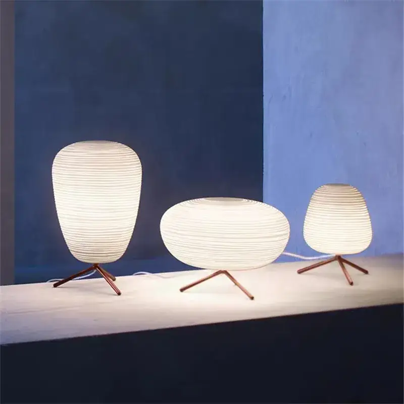Certifié 3-in-1 glass table lamp with spiral pattern and elegant tripod