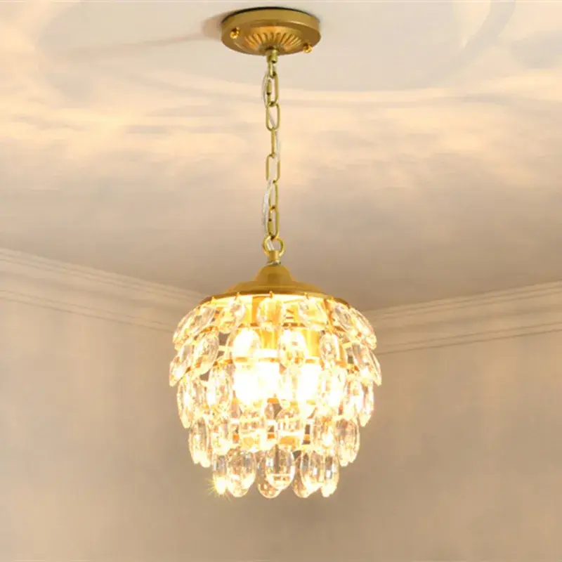 Quantité Limitée Modern gold crystal chandelier for bright interiors