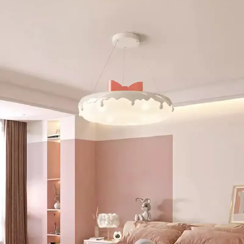 Donut-shaped chandelier with pink bow for children's decor Haute Qualité