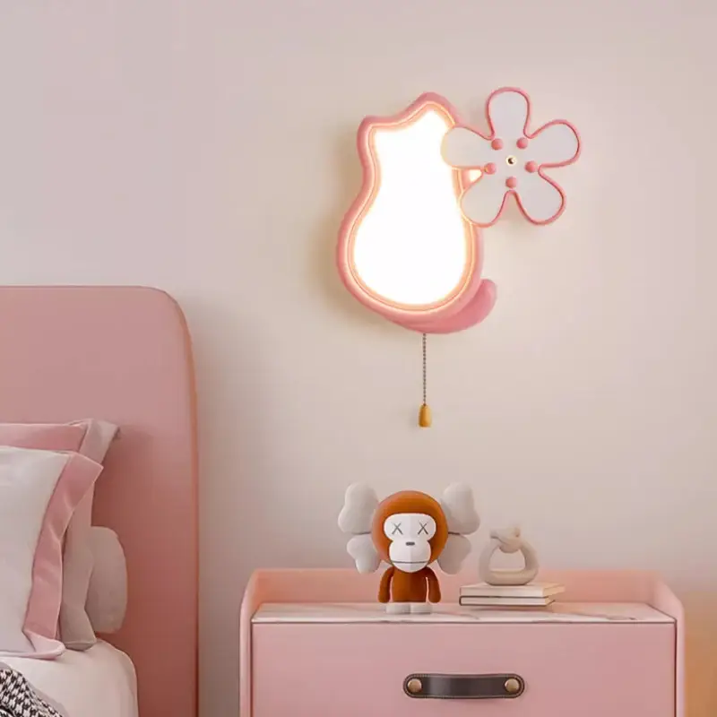Cute wall light with cat and flower for children Produit De Marque