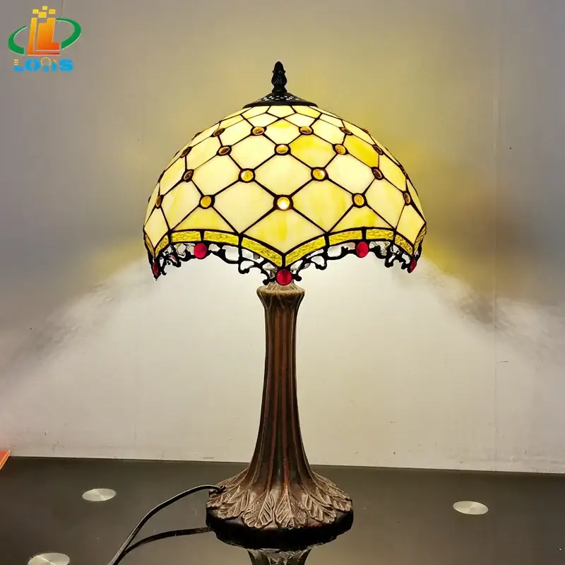 Nouvelle Collection Tiffany style glass table lamp for an elegant interior