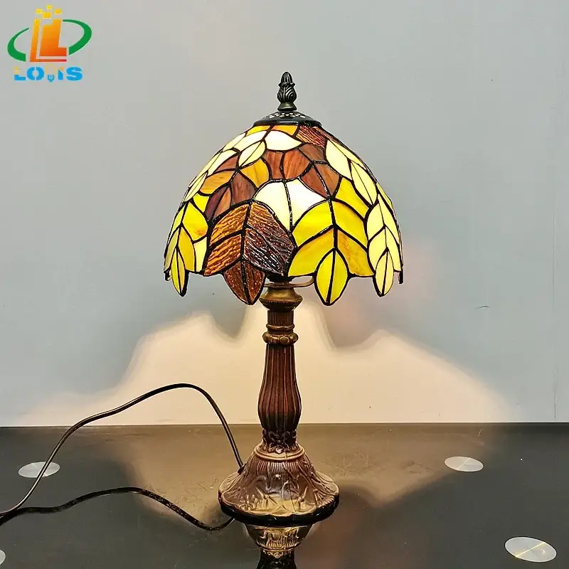 Nouvel Arrivage Tiffany stained glass desk lamp with metal stand