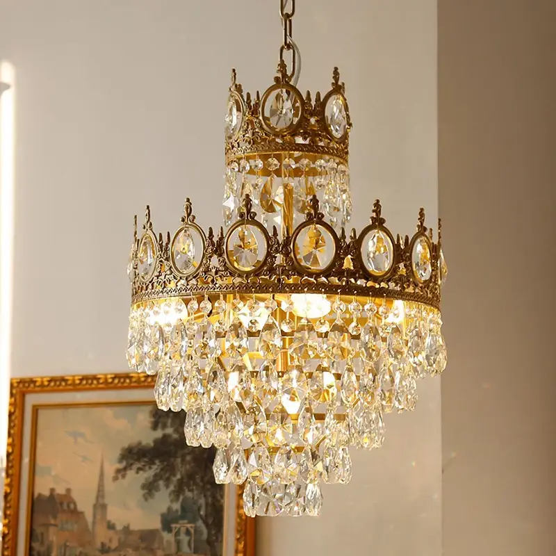 Crystal chandelier for elegant and refined lighting Haute Qualité