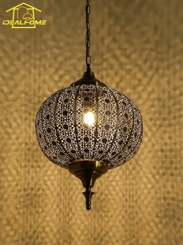 Soldes Vintage iron pendant light with thai design for an elegant interior