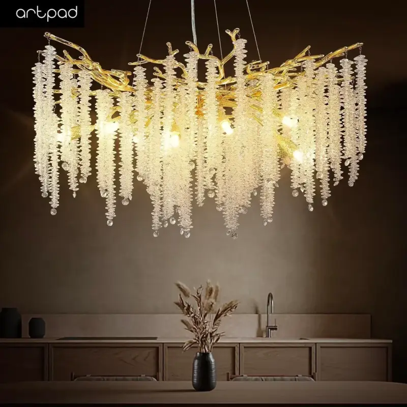 Réduction Elegant crystal raindrop chandelier for refined interiors