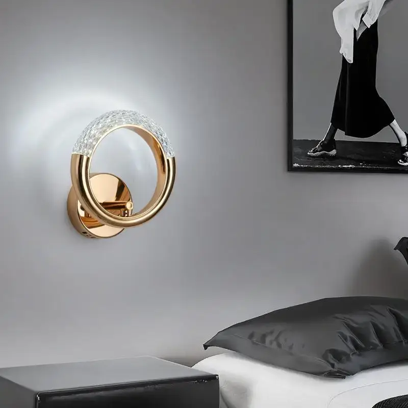 Dernière Chance Luxury designer wall light for versatile interiors