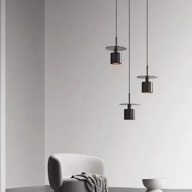 Black brass pendant light with adjustable cord for indoor use Satisfait Ou Remboursé