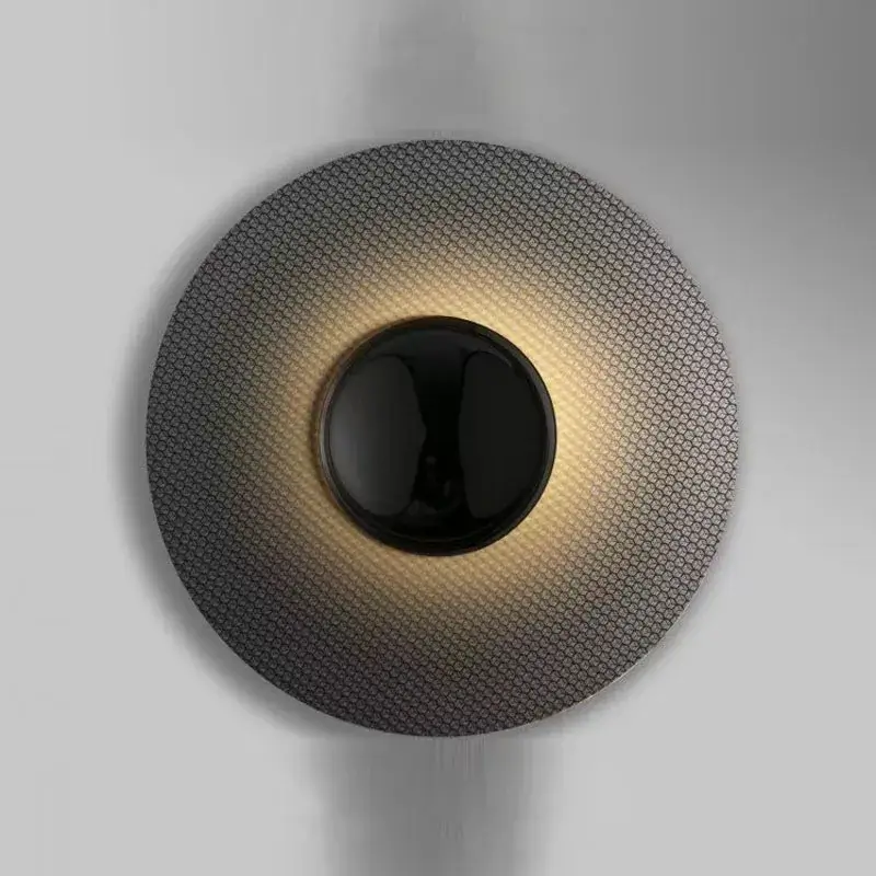 Vente Directe Modern circular designer wall light for an elegant interior