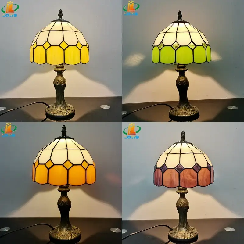 Offre Exclusive Tiffany-style stained glass table lamp for interior decoration