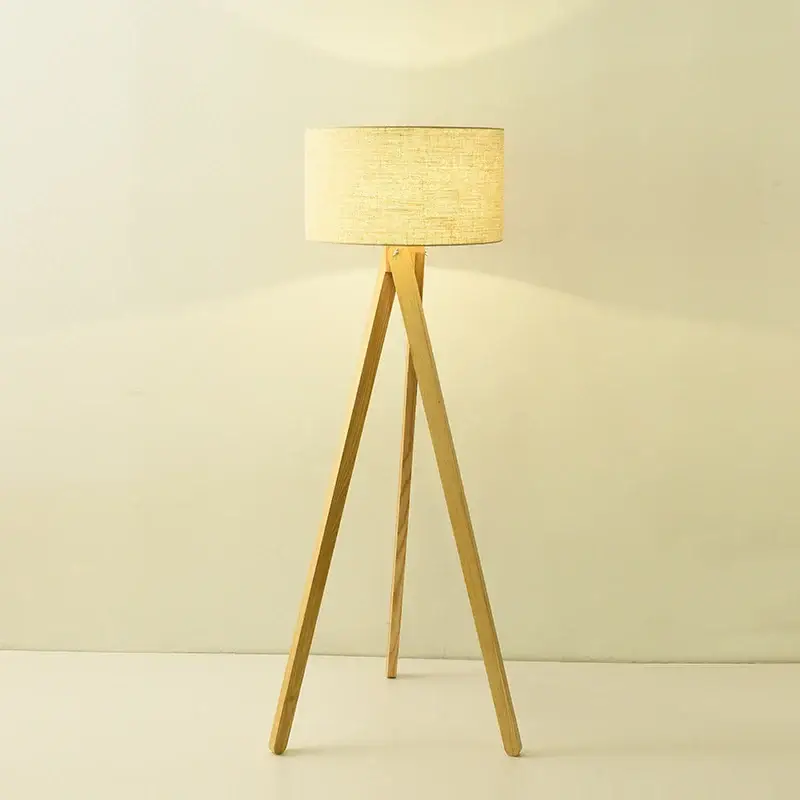 Prix Promo Nordic solid wood floor lamp with illuminated foot switch