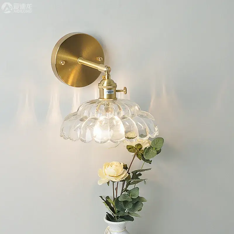 Offre Limitée Glass and copper wall light with decorative floral design