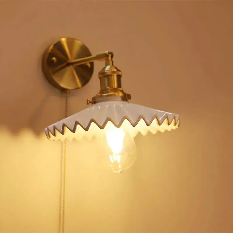 Quantité Limitée Antique led wall light with pull switch
