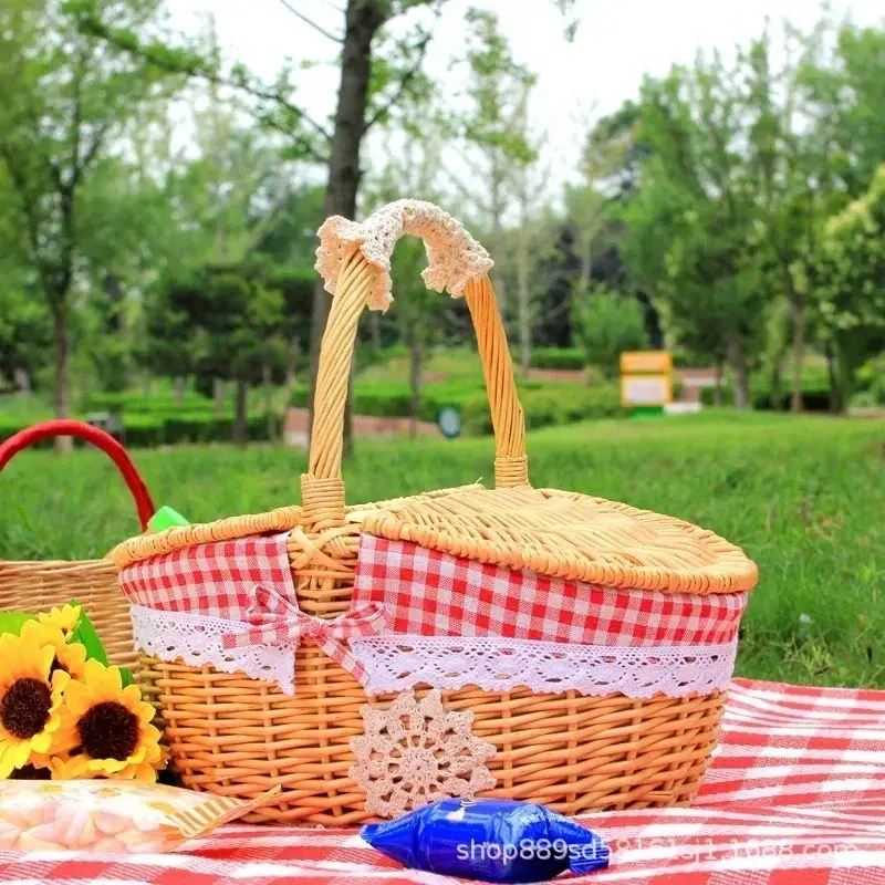 Remise Practical and cute wicker storage baskets