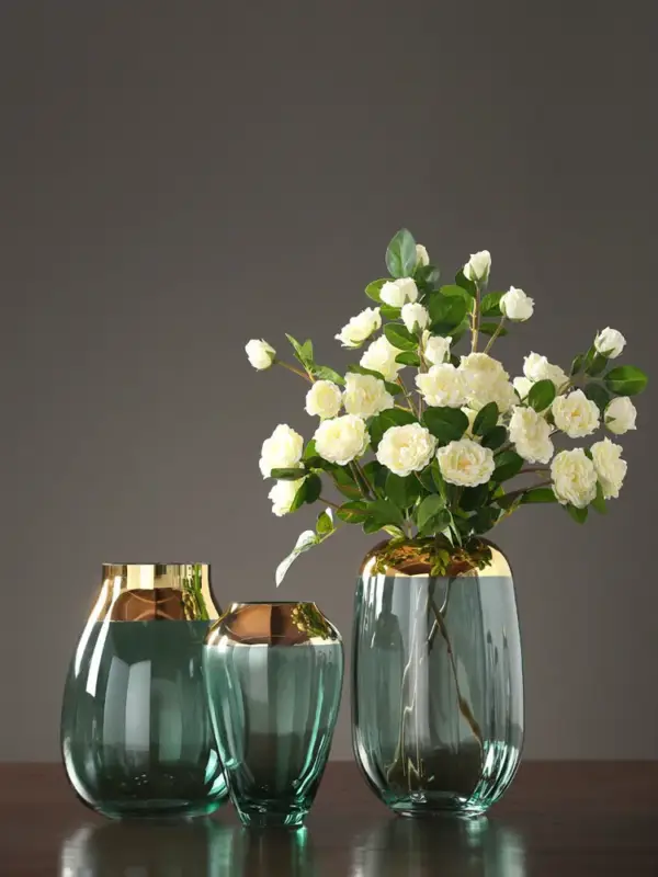 Réduction Creative glass vase for modern handcrafted floral arrangements