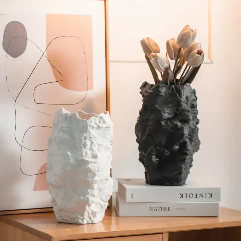 Offre Exclusive Handmade ceramic vase for decorative flowers and arrangements