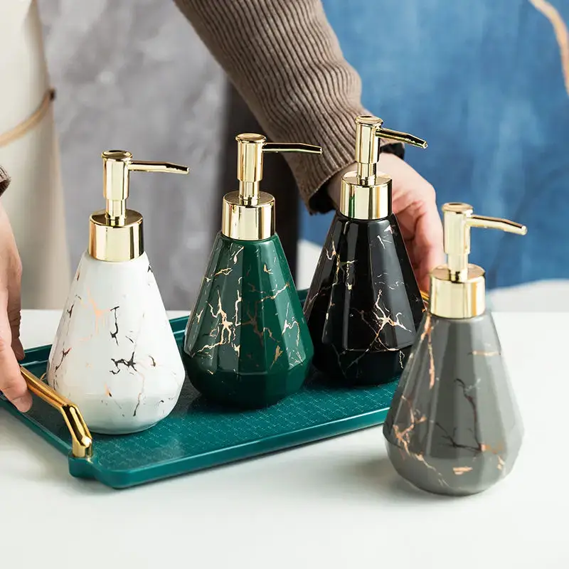 Satisfait Ou Remboursé Marbled ceramic bottle with diamonds for decorative storage