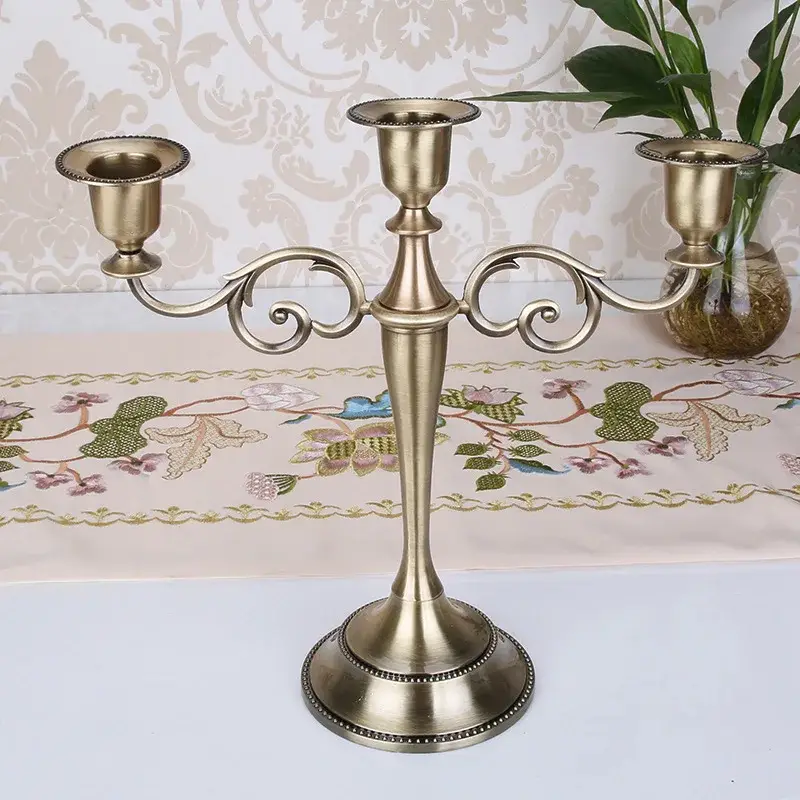 Retro metal three-arm candle holder for events and decorations Usine Directe