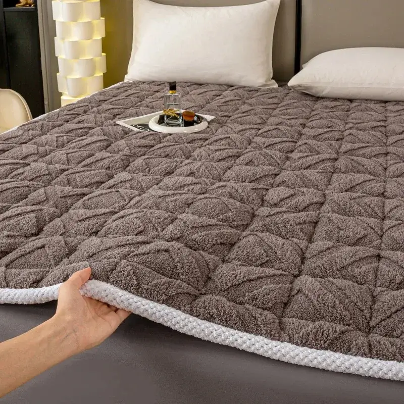 Prix Réduit Soft winter lambskin velvet mattress topper for students