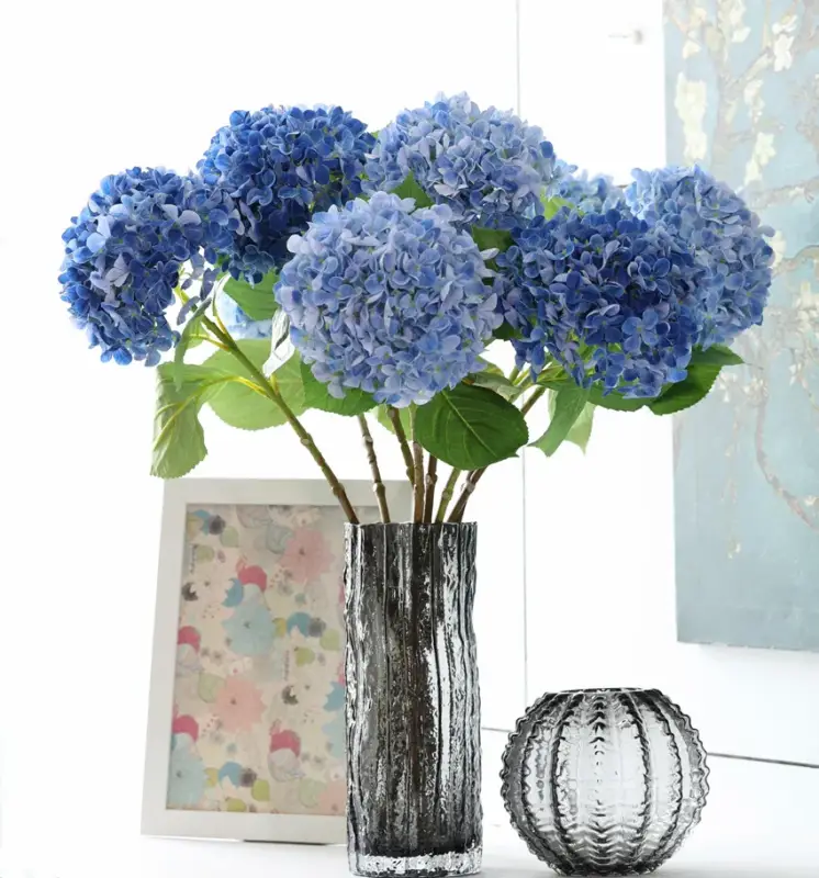 Silk artificial hydrangea bouquet for weddings and festive decorations Quantité Limitée