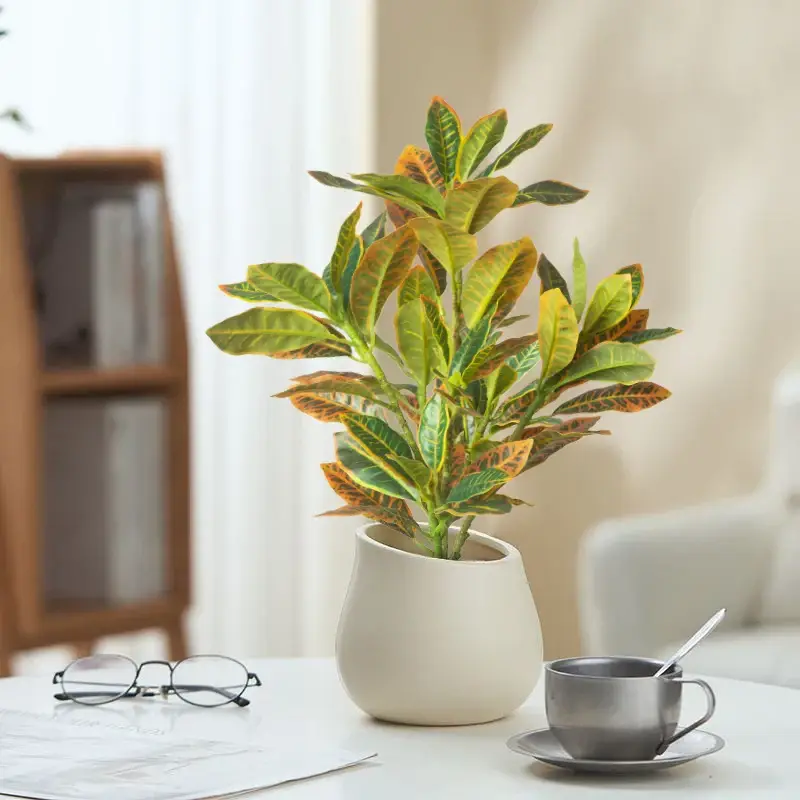 Bon Marché Artificial ficus tree for indoor or outdoor decoration