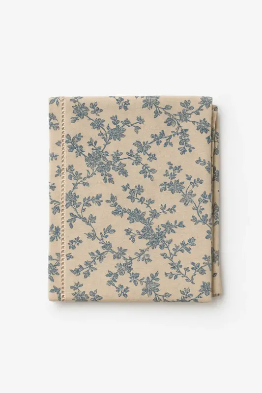 Vintage floral country tablecloth Remise