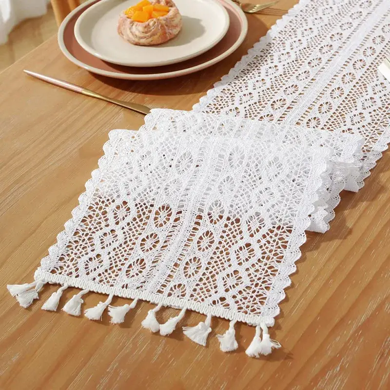 Beige vintage crochet lace table runner with tassels Offre Limitée