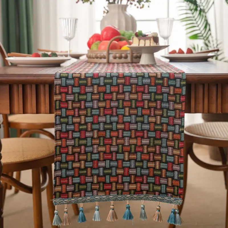 Haute Qualité Green jacquard table runner with flowers and tassels, country style