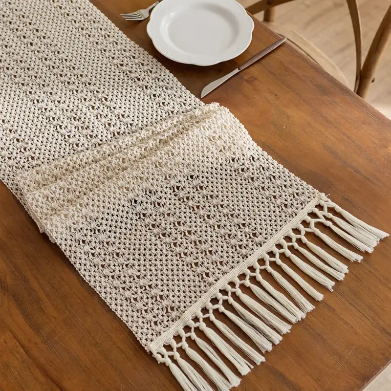 Beige boho woven table runner with geometric tassels Solde