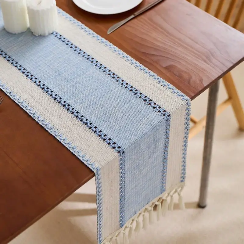 Satisfait Ou Remboursé Green striped boho table runner with hand-woven tassels