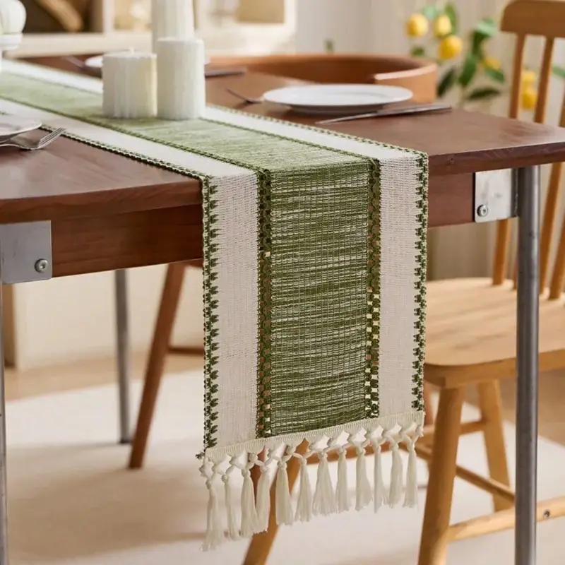 Green striped boho nordic table runner with tassels Commande En Gros