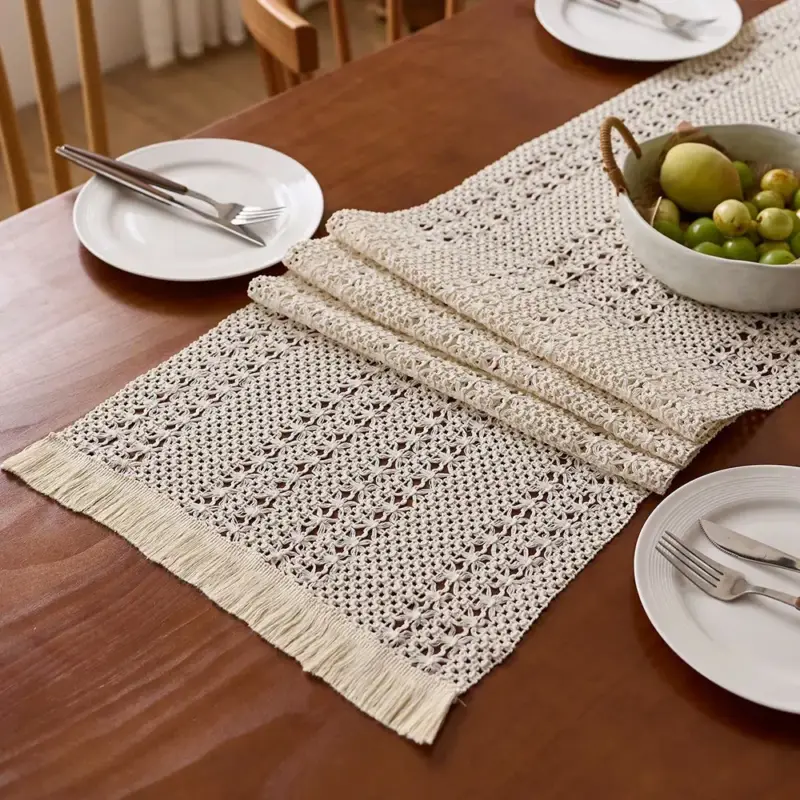 Promotion Saisonnière Nordic bohemian woven table runner with handcrafted tassels