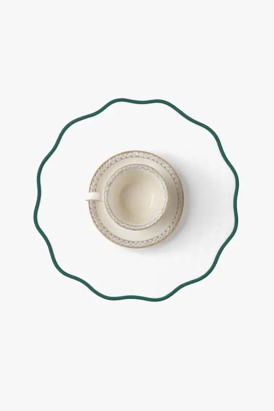Authentique Classic style embroidered linen placemat set