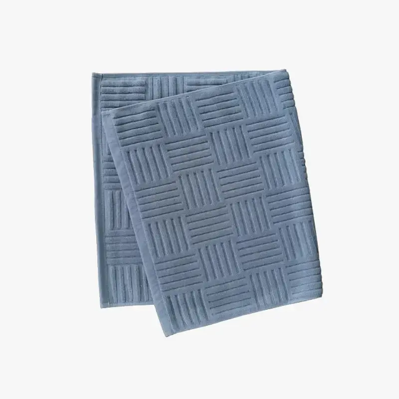 Authentique Absorbent non-slip cotton bath mat with cartoon motif