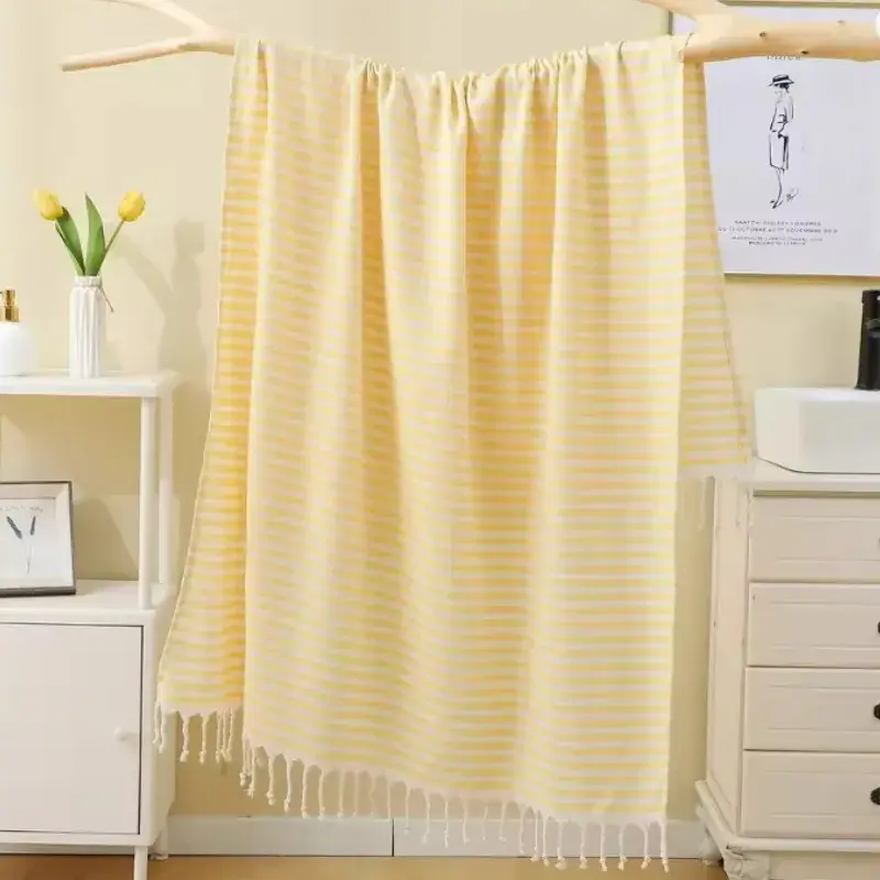 Prix Réduit Extra large striped beach towel with tassels, absorbent