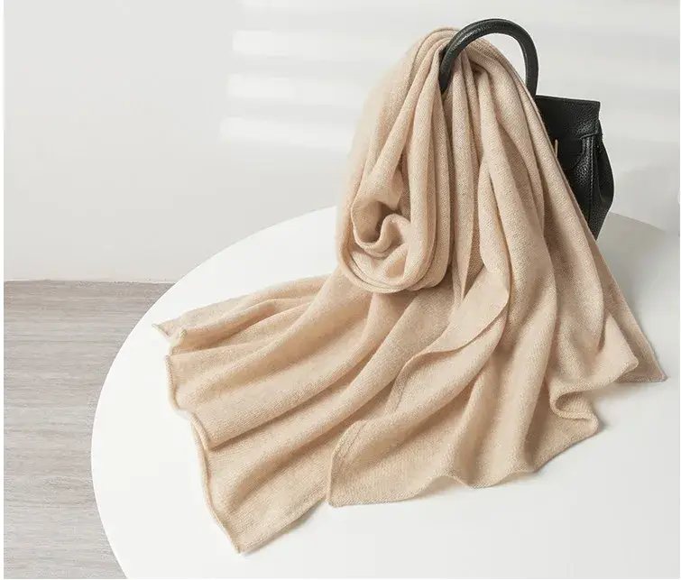 Elegant pure cashmere knitted scarf with fringes for winter Prix Cassé