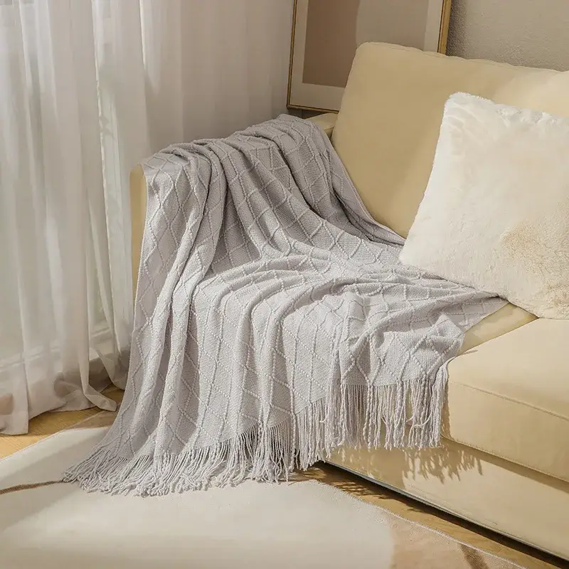 Soft nordic-style textured check knitted throw Vente Flash